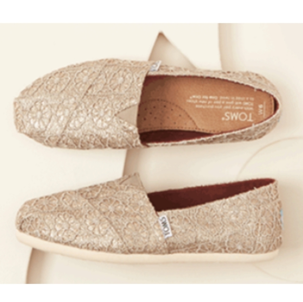 🆕️ TOMS Gold Glitter Crochet Alpargata - Picture 2 of 10